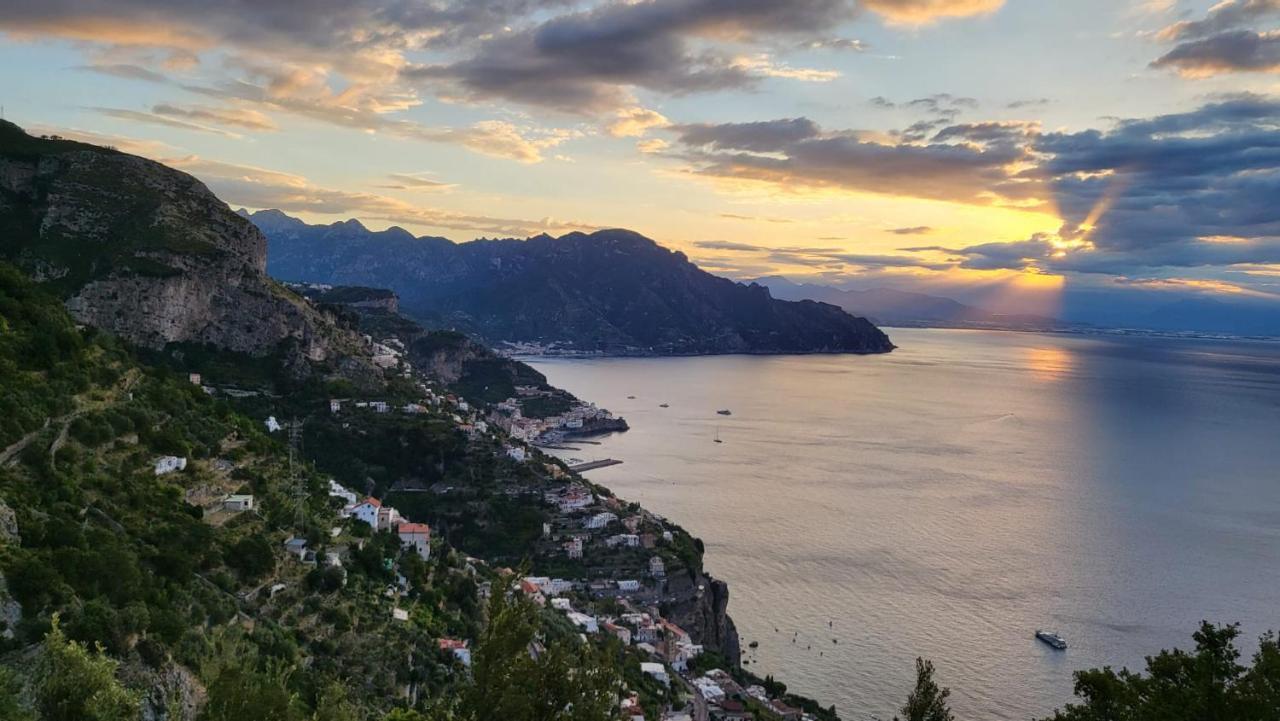La Casetta Nel Bosco, Amalfi Bagian luar foto