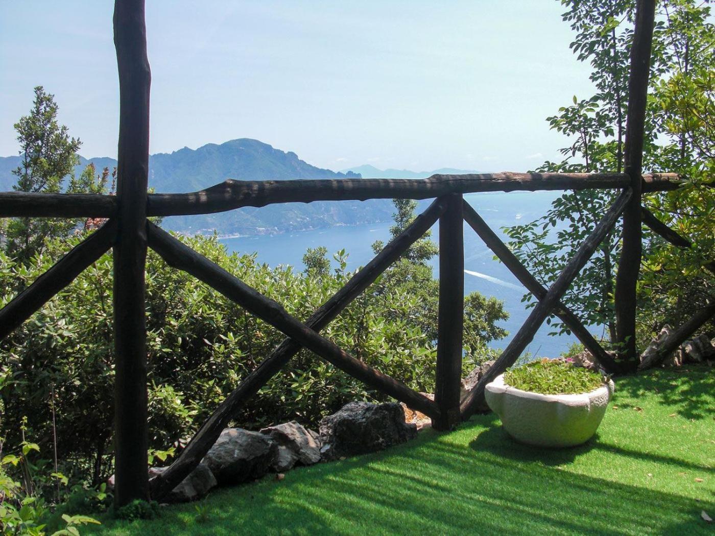 La Casetta Nel Bosco, Amalfi Bagian luar foto